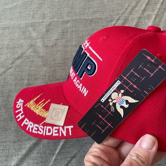 DC Red Embroidered Cap - Picture 3 of 3